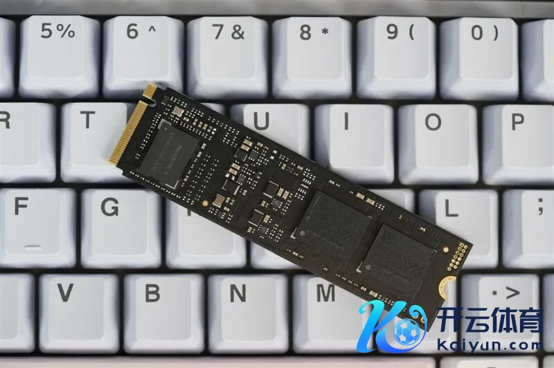 无缓PCIe5.0 SSD性能天花板！长江存储致态TiPlus9100 2TB评测：规定读取超12G/s，4K 失色旗舰