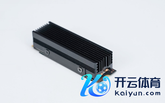 无缓PCIe5.0 SSD性能天花板！长江存储致态TiPlus9100 2TB评测：规定读取超12G/s，4K 失色旗舰